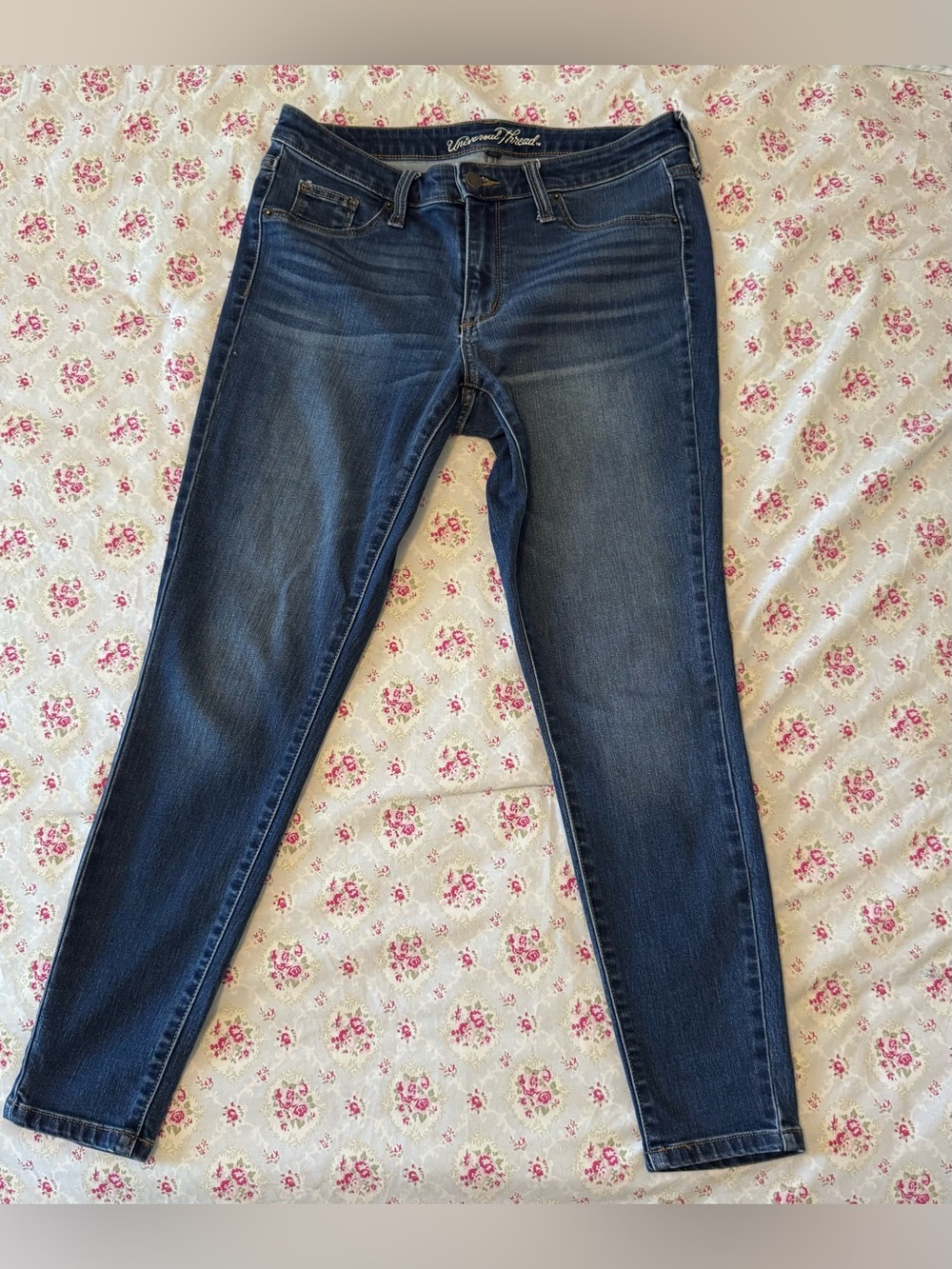 Universal Thread Dark Blue Skinny Jeans - Slim Stretch Denim-Short